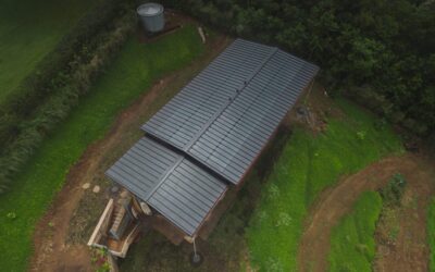 Paneles solares en tejados metálicos: todo lo que debes saber